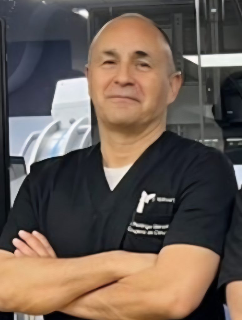 Dr. Rodrigo González González